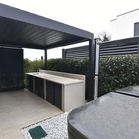 House With Private Jacuzzi Near * Umag
