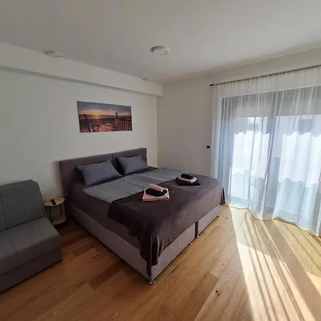 Apartment House With Private Jacuzzi Near Umag