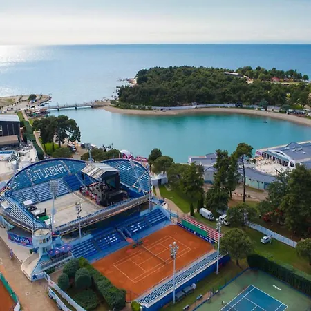 House With Private Jacuzzi Near * Umag