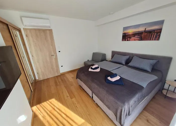 House With Private Jacuzzi Near Apartment Umag