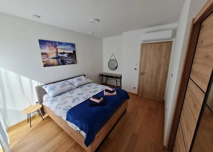 Apartment House With Private Jacuzzi Near Umag