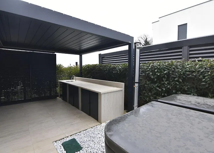 House With Private Jacuzzi Near * Umag