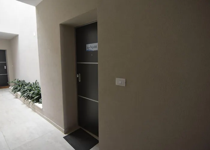 Apartment House With Private Jacuzzi Near Umag